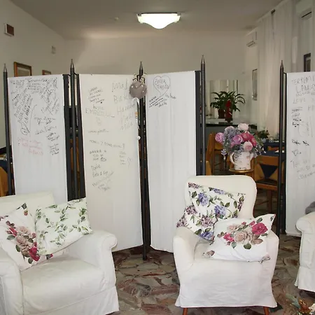 Hotel Martina's